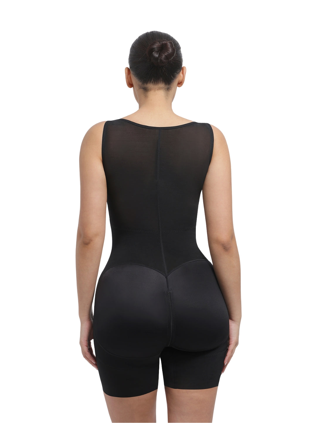 Sculpteur Zippé Sous Poitrine